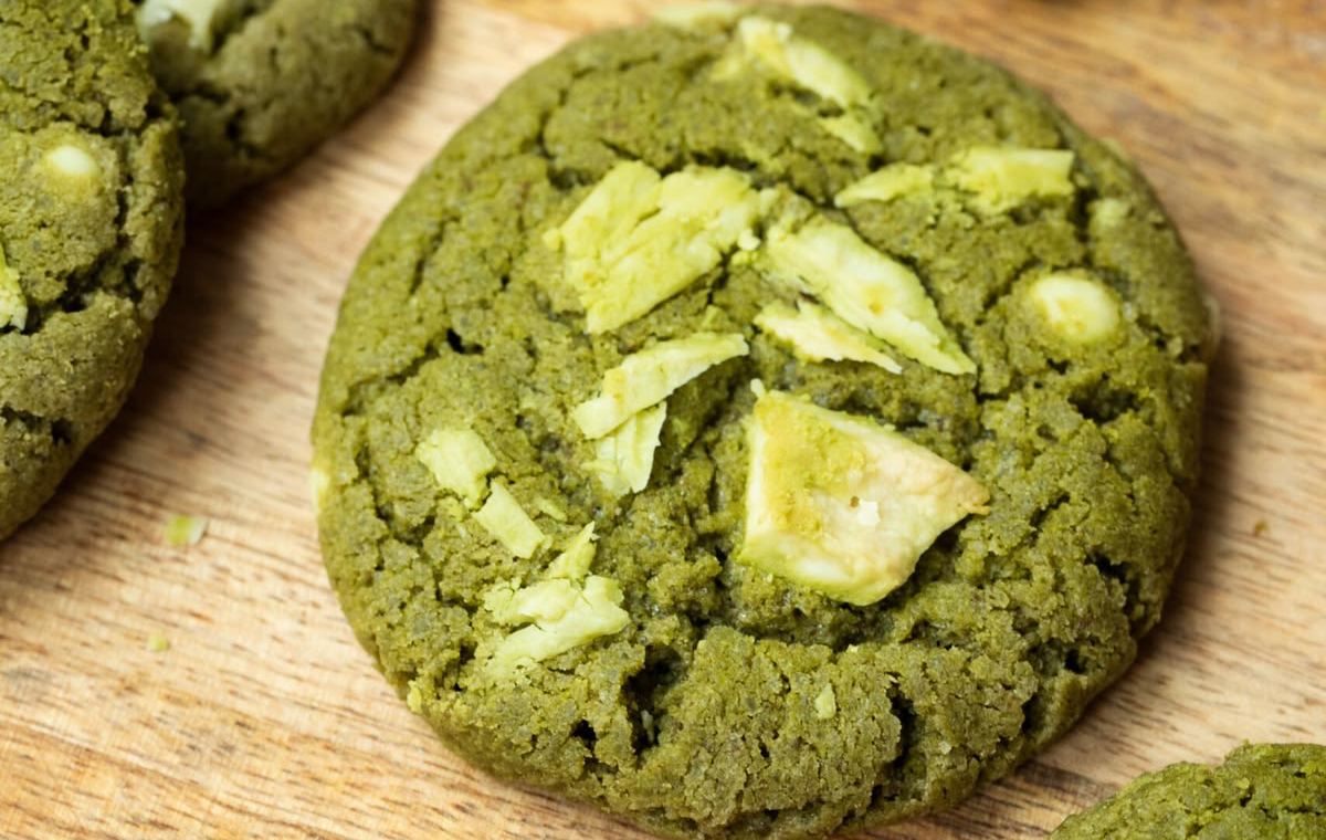 Matchalı Beyaz Çikolatalı Cookie